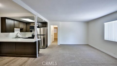 410 N Clark Street #D Photo
